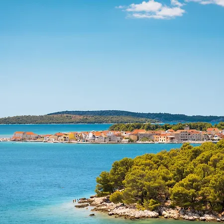 Spacious 2 Bedroom With Balcony - Happy アパート *