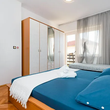 Spacious 2 Bedroom With Balcony - Happy アパート
